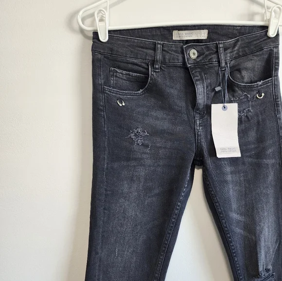 NWT Zara Black Distressed Skinny Jeans! - Picture 2 of 6
